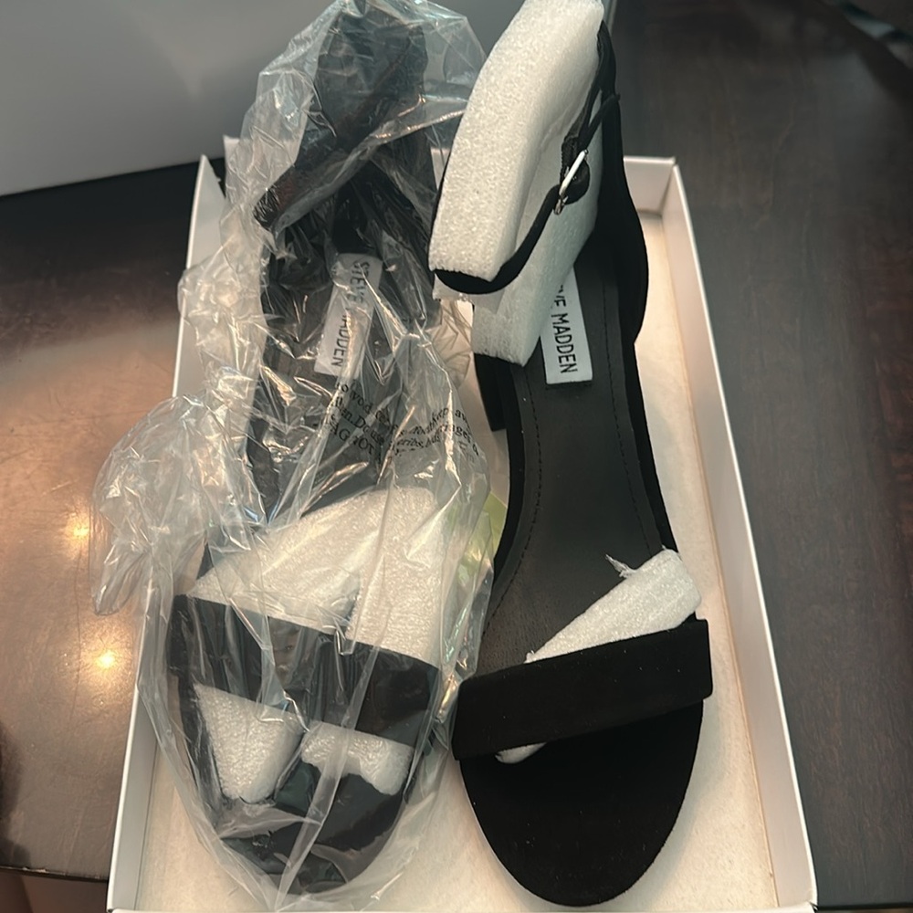 NWT Steve Madden Irenee Black Suede block heels. Never worn! - Picture 4 of 4